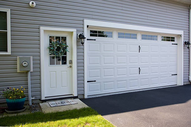 24/7 Emergency Garage Door Panel Replacement experts in Huntington Park, CA